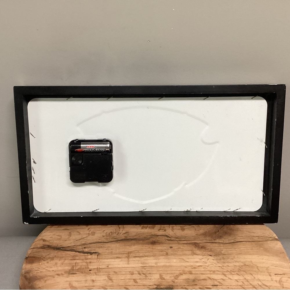 🔴 Firefighter Clock - Bravery - Honor - In Like New Condition - Brilliant Colors - Picture 5 of 9
